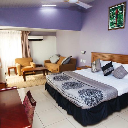 Crismon Hotel Tema Exterior photo